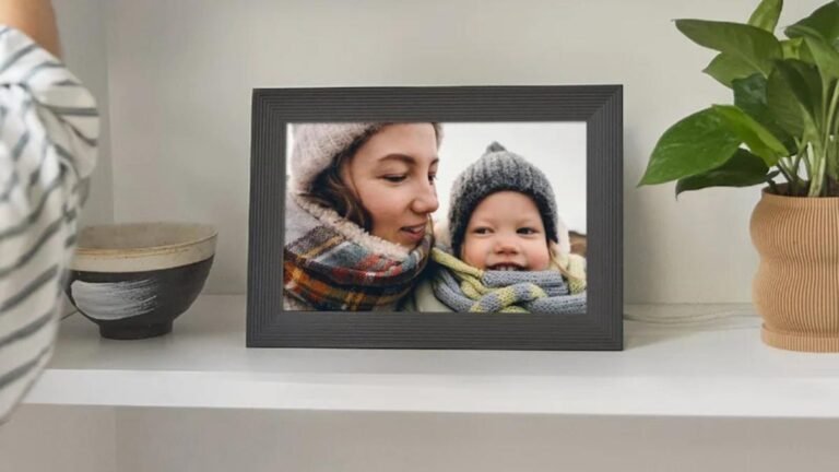 Our favorite Aura digital photo frame is $40 off for Black Friday