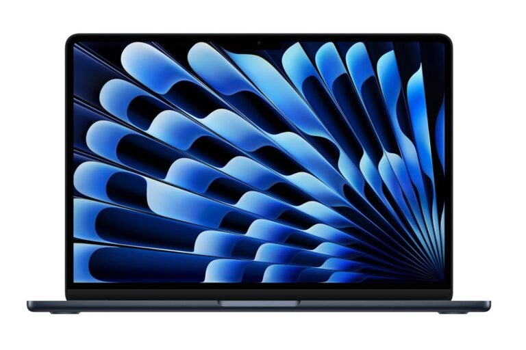 Apple Goes All Out with Black Friday Deal, MacBook Air Crashes to a Brand New Record Low