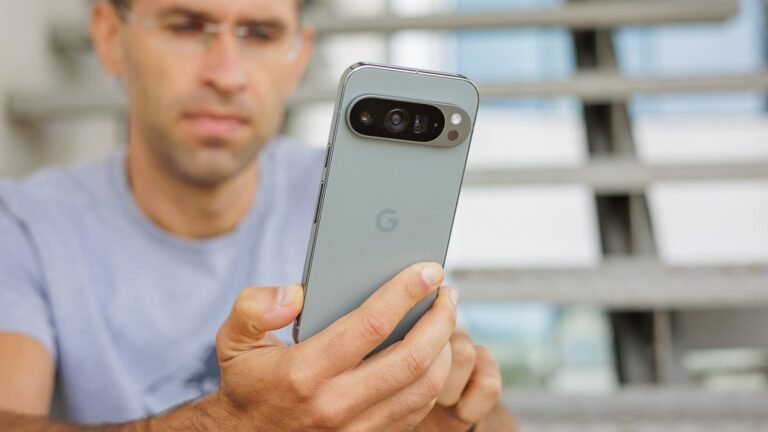 I can’t believe my favorite small Android phone is this cheap for Black Friday