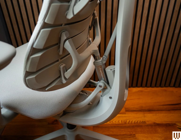 LiberNovo Omni Review: A Motorized Office Chair