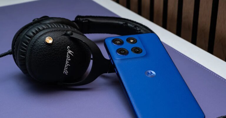 6 Best Phones With Headphone Jacks (2025): Tested and Reviewed