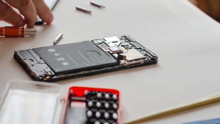 What’s it like to live with a 7,500 mAh phone?