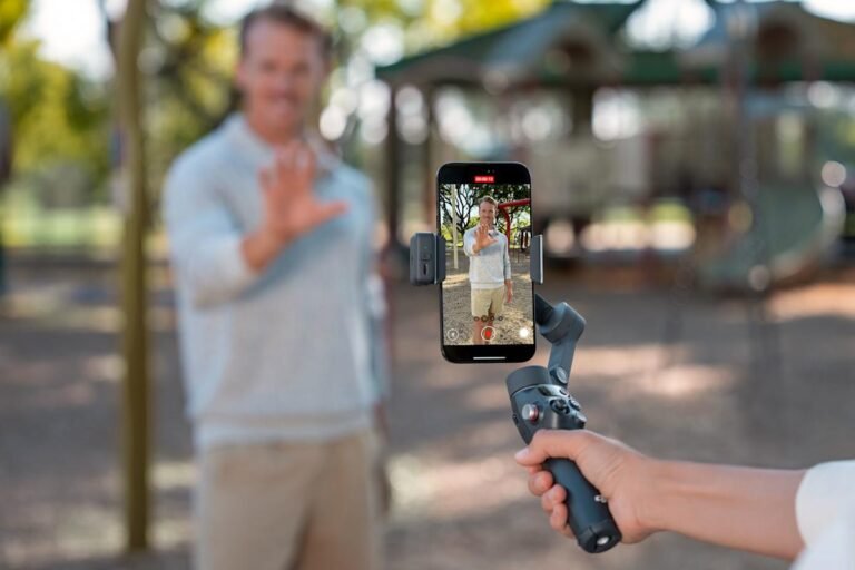 DJI’s Osmo Mobile 8 gimbal adds pet tracking and Apple DockKit support
