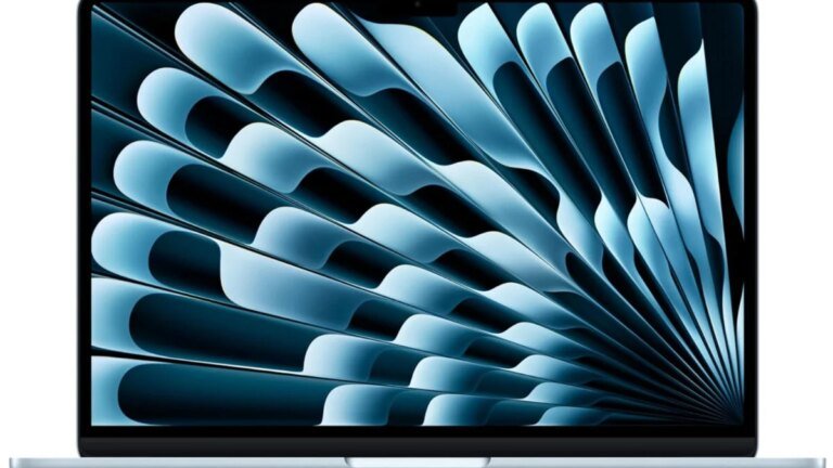 Apple Sends Millions of MacBook Air to Amazon for Black Friday, M4 Model at Zero-Profit Pricing Defies Logic