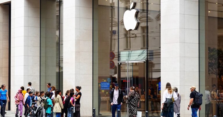 Apple’s App Course Runs $20,000 a Student. Is It Really Worth It?