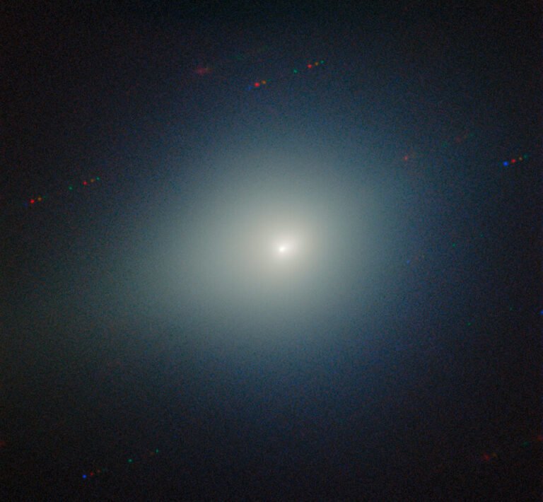 New telescope images prove comet 3I/ATLAS is getting brighter and greener on its way to Earth