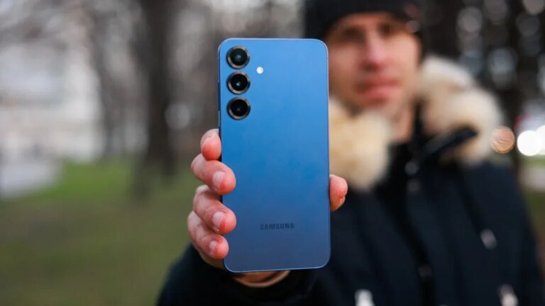 Refusing to throw in the towel, the Galaxy S25+ is now $200 off at Walmart