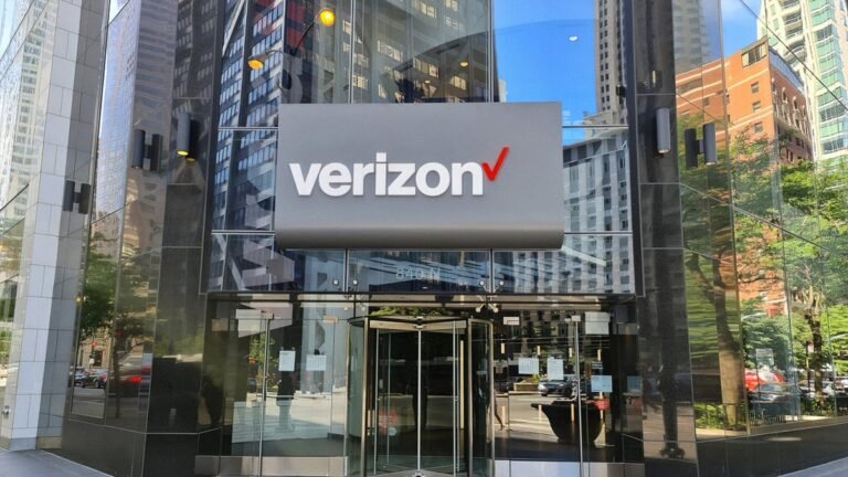 T-Mobile, Verizon, and AT&T are under big pressure from smaller carriers… or are they?