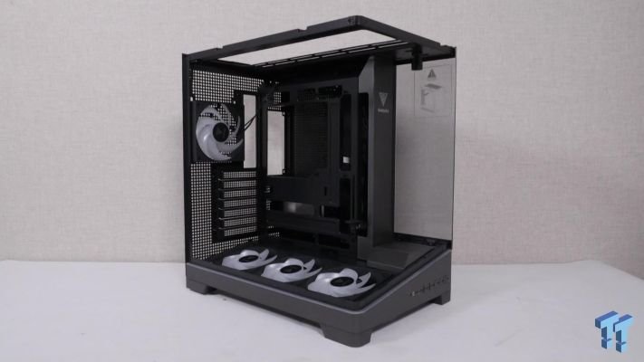 The GAMDIAS Atlas P6 CG Dual Chamber Wants You To Show Off Your Toys