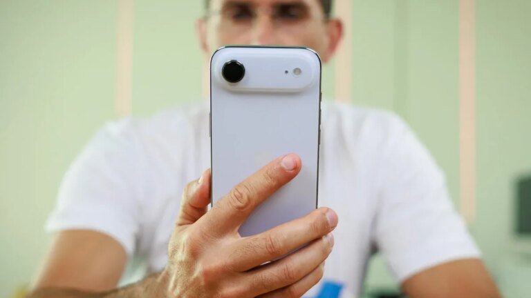 The way Americans buy phones could change fundamentally – and not for the better